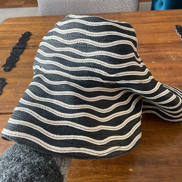 The Hats Company Filippo Catarzi Made In Italy  Striped Wide Brim Floppy Hat - Picture 1 of 5